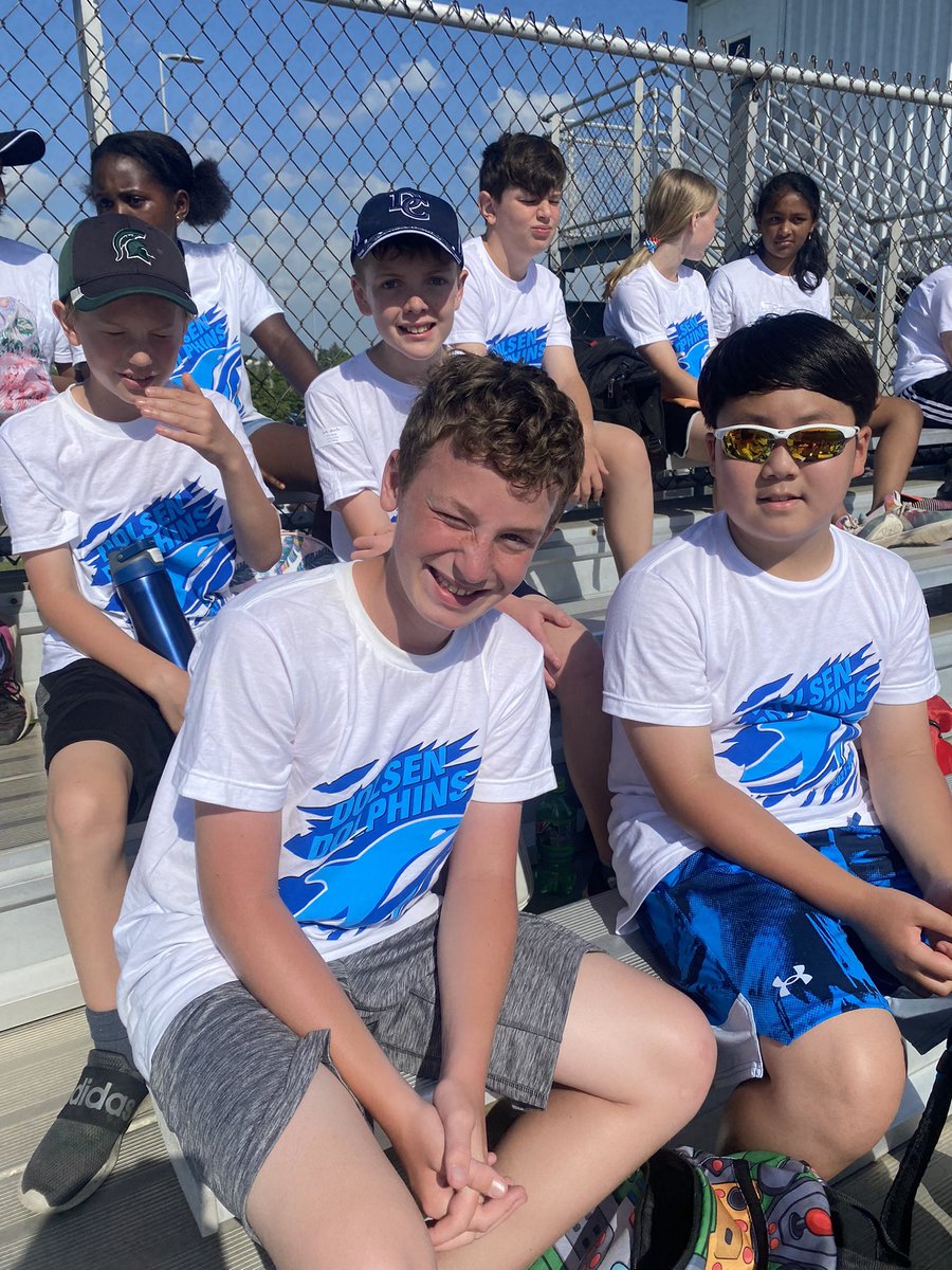 #dolsenthinkers Ready for fun in the sun at the 5th grade track meet! Thank you <a href="/PtoDolsen/">Dolsen PTO</a> for our awesome shirts!