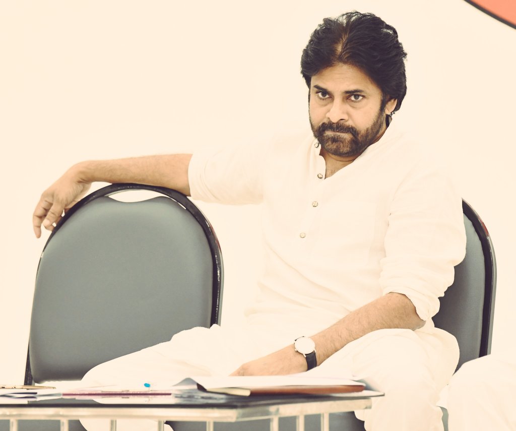 sai_usthaad's tweet photo. Patent Rights Of Swag Belongs KING @PawanKalyan 👑🔥😍

#HariHaraVeeraMallu | #PawanKalyan https://t.co/kr5IVTh8GS