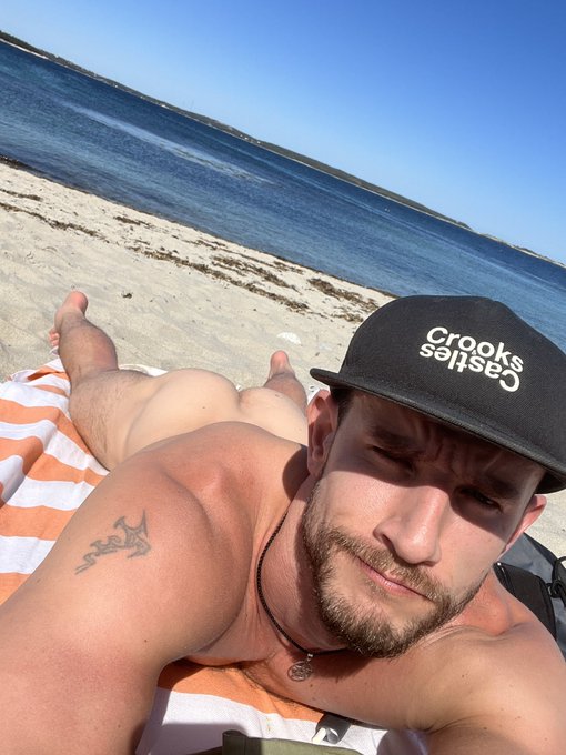 Ridick_7 - 1 pic. Enjoying some sun https://t.co/gRoAskEhC1