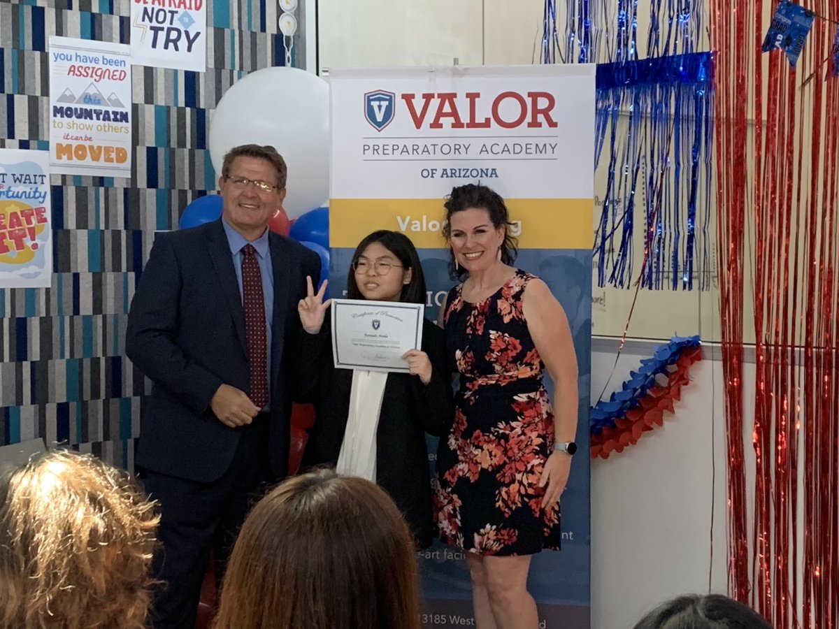 VeranoLearning's tweet image. An awesome celebration as Valor Preparatory of Arizona recently promoted their 8th grade students! Best of luck to these #RisingStars! ✨