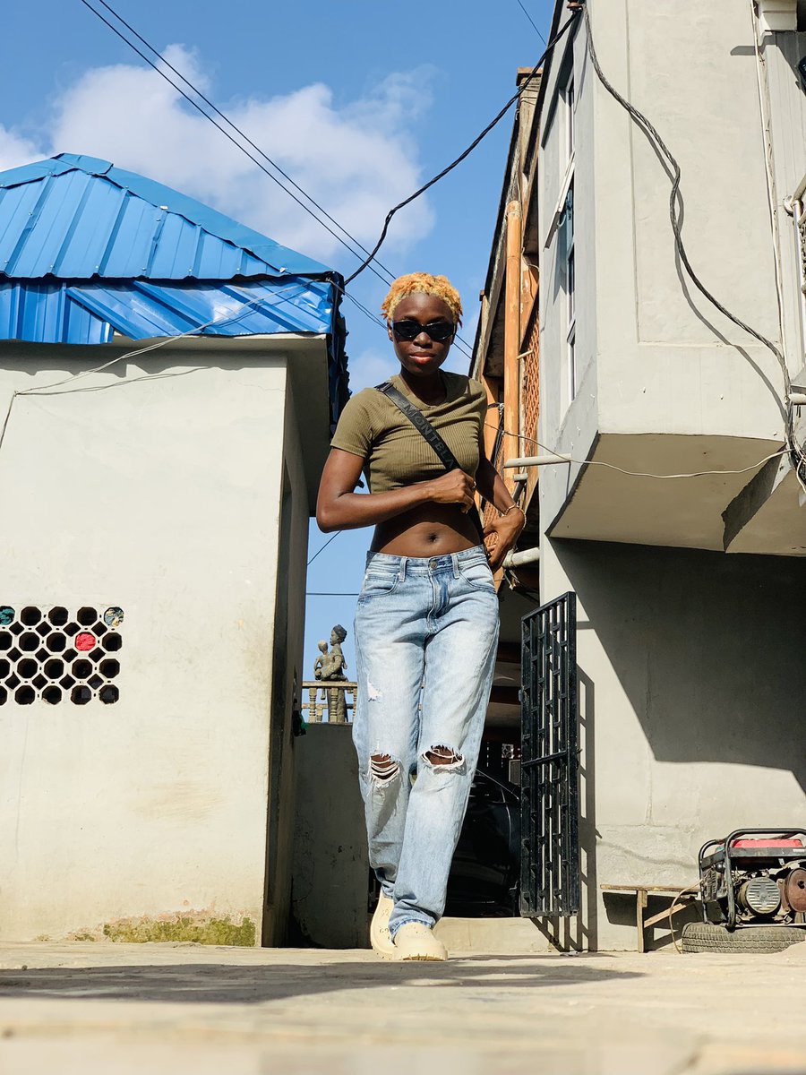 Bellacrocs's tweet image. Happiness is a choice 💯