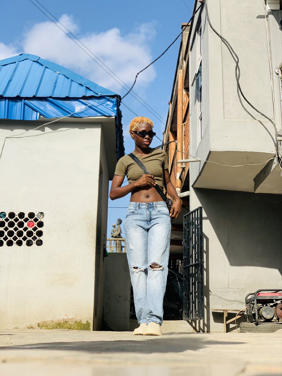 Bellacrocs's tweet image. Happiness is a choice 💯