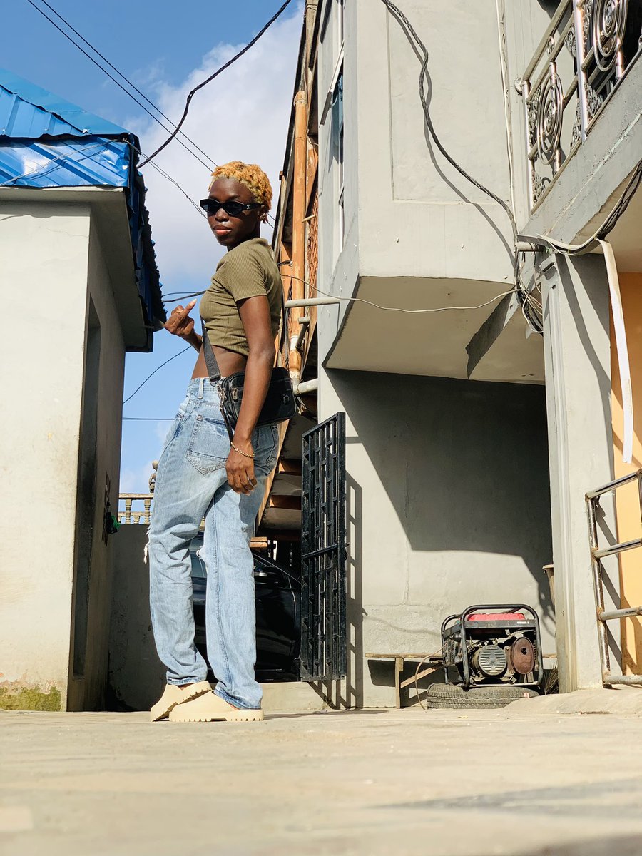 Bellacrocs's tweet image. Happiness is a choice 💯