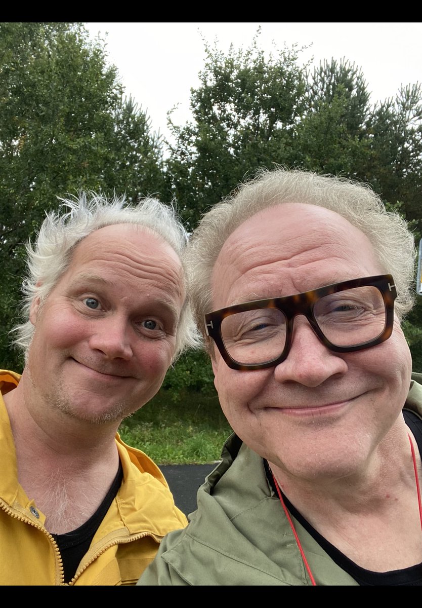 Tatu ja Patu vanhoina. (Anteeksi, Tatu ja Patu.)

Tänä iltana käsitellään Ruotsia. Se on niin perhanan hyvä kaikessa, paitsi jääkiekossa.

#TervoHalme #TV1 #klo20 #YleAreena