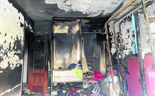 Wally_cho's tweet photo. Gente de #River, necesito de su solidaridad.
La tía de @alexetorres11 sufrió un incendio y perdió absolutamente todo.
Podemos darle una mano?
CBU: 0000003100054460483222
Alias: alexetorres11

Y si no tenes al menos $10 para ayudar, háganlo compartiendo la publicación https://t.co/7pWomVoAKo