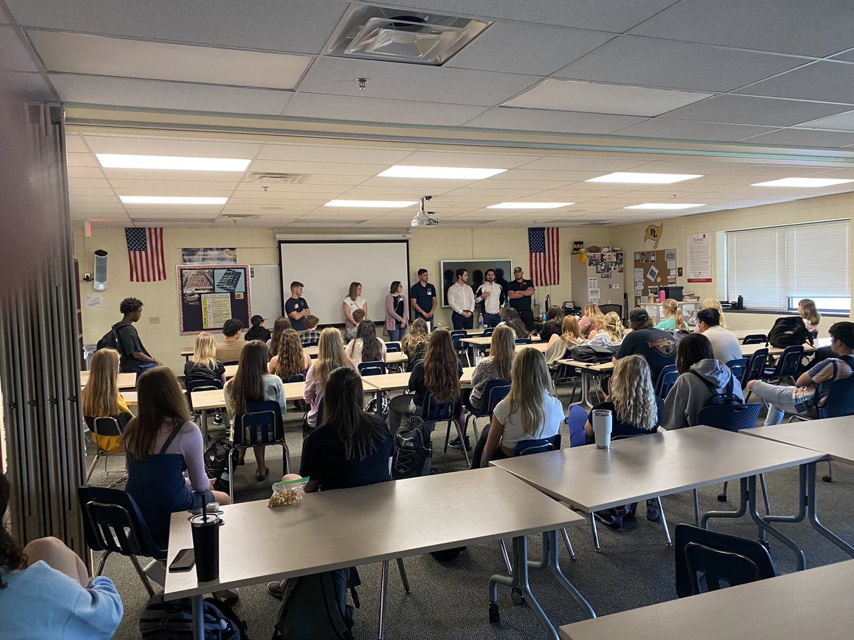 HartmanPete's tweet photo. Special thanks to this group of PL grads for returning to PLHS and sharing their insight and experiences with current seniors. @PLHSgovernment @plhsecon #PL4L #GiveBack https://t.co/nIyQOsYMiZ