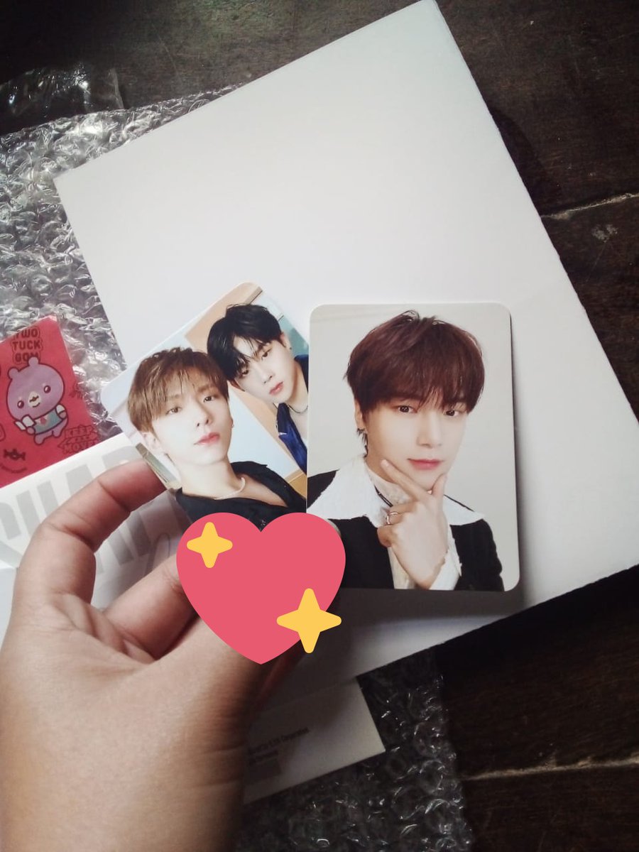 hotteokdeWonho's tweet photo. AAAAAAA VENGO A PRESUMIR MI #ShapeofLove 
Gracias, gracias @monbebest_ar llegó todo super bien! 
#몬스타엑스 #MONSTA_X @OfficialMonstaX https://t.co/SVon9BFoSz