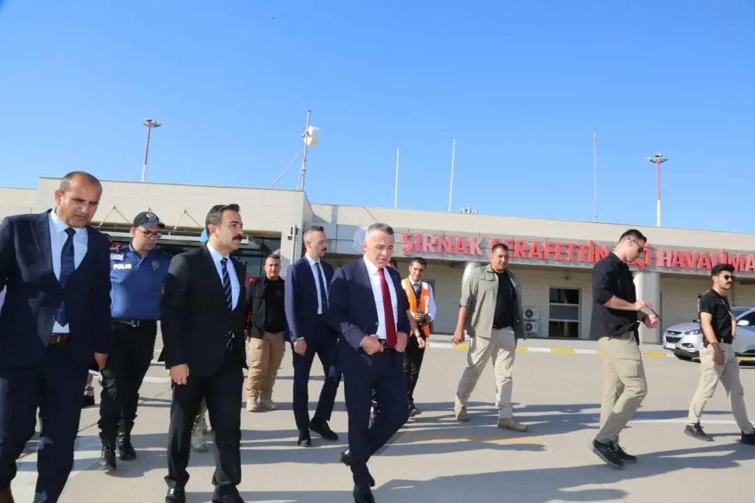 SirnakValiligi's tweet photo. Valimiz Sayın Osman Bilgin, Şerafettin Elçi Havalimanını ziyaret ederek incelemelerde bulundu, havalimanında yürütülen çalışmalar hakkında brifing aldı. https://t.co/YoPHpll5Ja