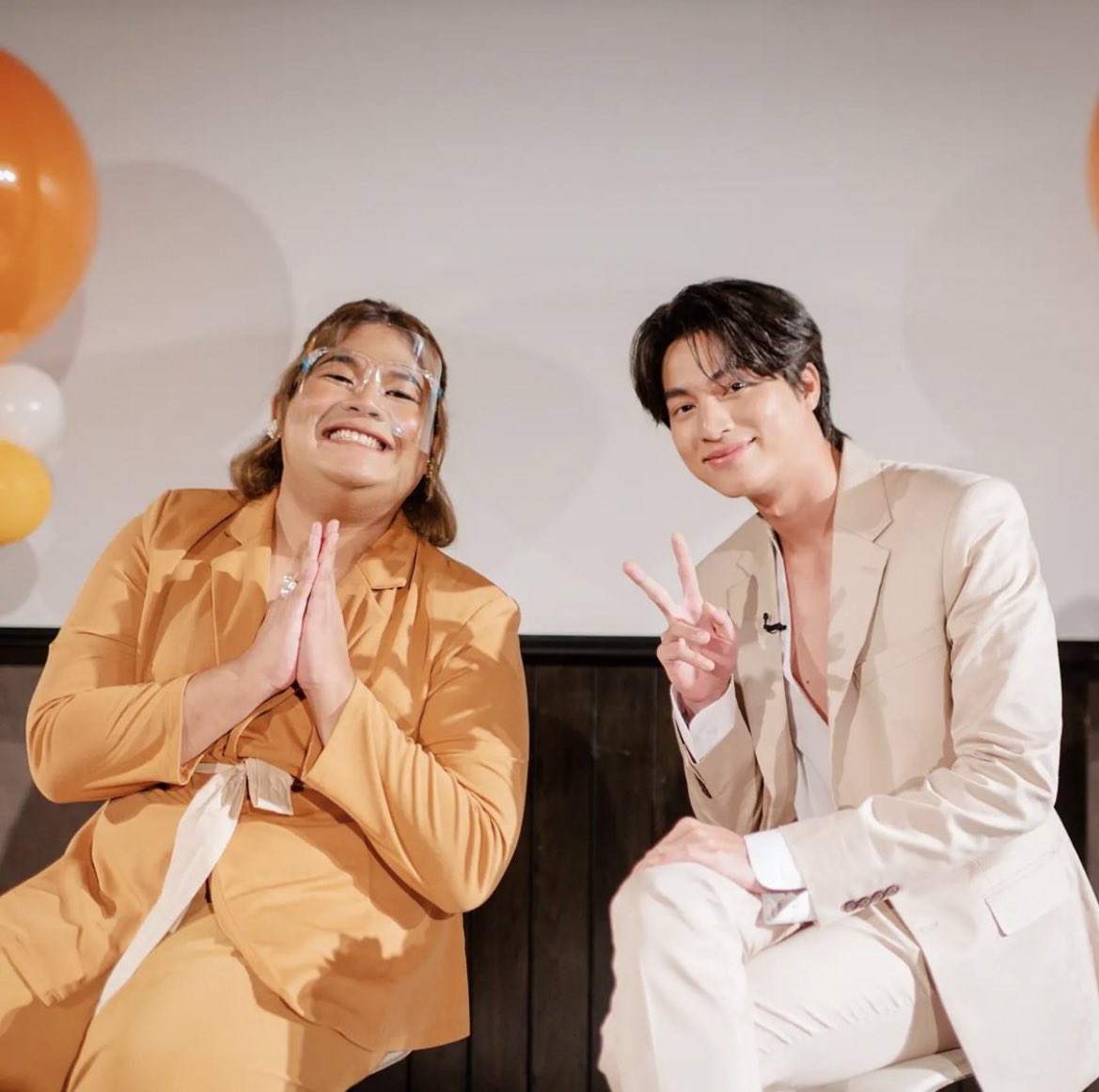 GulfBangladesh's tweet photo. IG update @/samon.spai with #GulfKanawut & @SulwhasooTH on 31.05.2022
🔗https://t.co/6J3gNjrOLK
Please engage♥️
GULF KANAWUT
@gulfkanawut #กลัฟคณาวุฒิ
#PhiBalls #ลูกบอลของคุณบิ๊กกลัฟ
#FCASTheMasterpiece
#SulwhasooXGulf #Sulwhasoo #SulwhasooThailand
#SWSMasterpieceofGulf https://t.co/1ut4gf8DTz