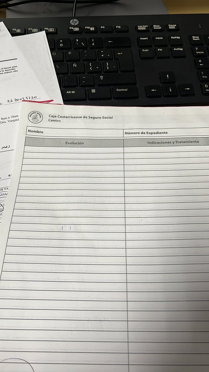 El interno me acaba de preguntar cómo completar un documento.

El documento en cuestión: