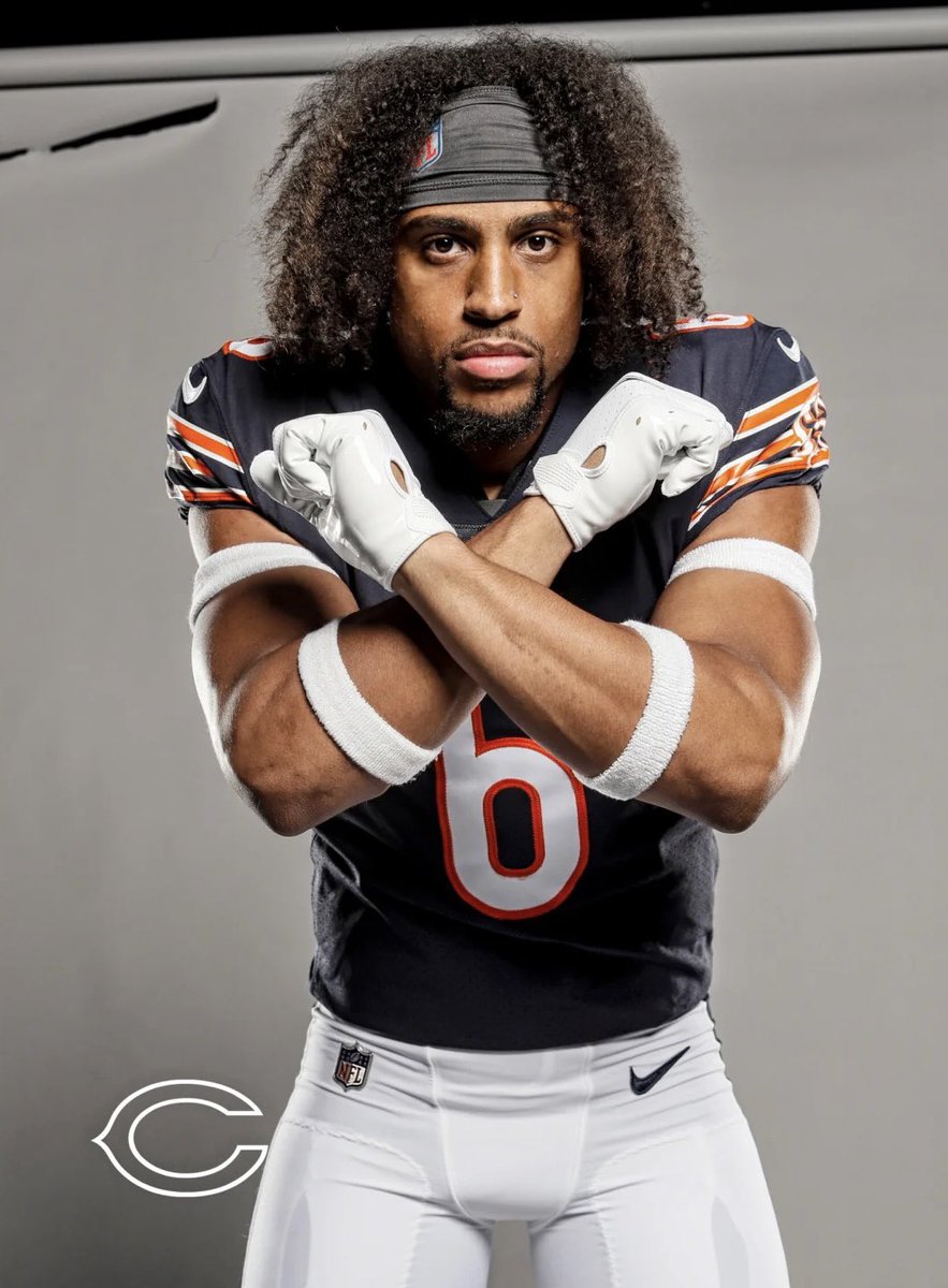 SadeekCreates's tweet photo. 6&amp;9 Reporting For Duty 😤
#Bears #BearDown #DaBears https://t.co/RB7AHi5OxU
