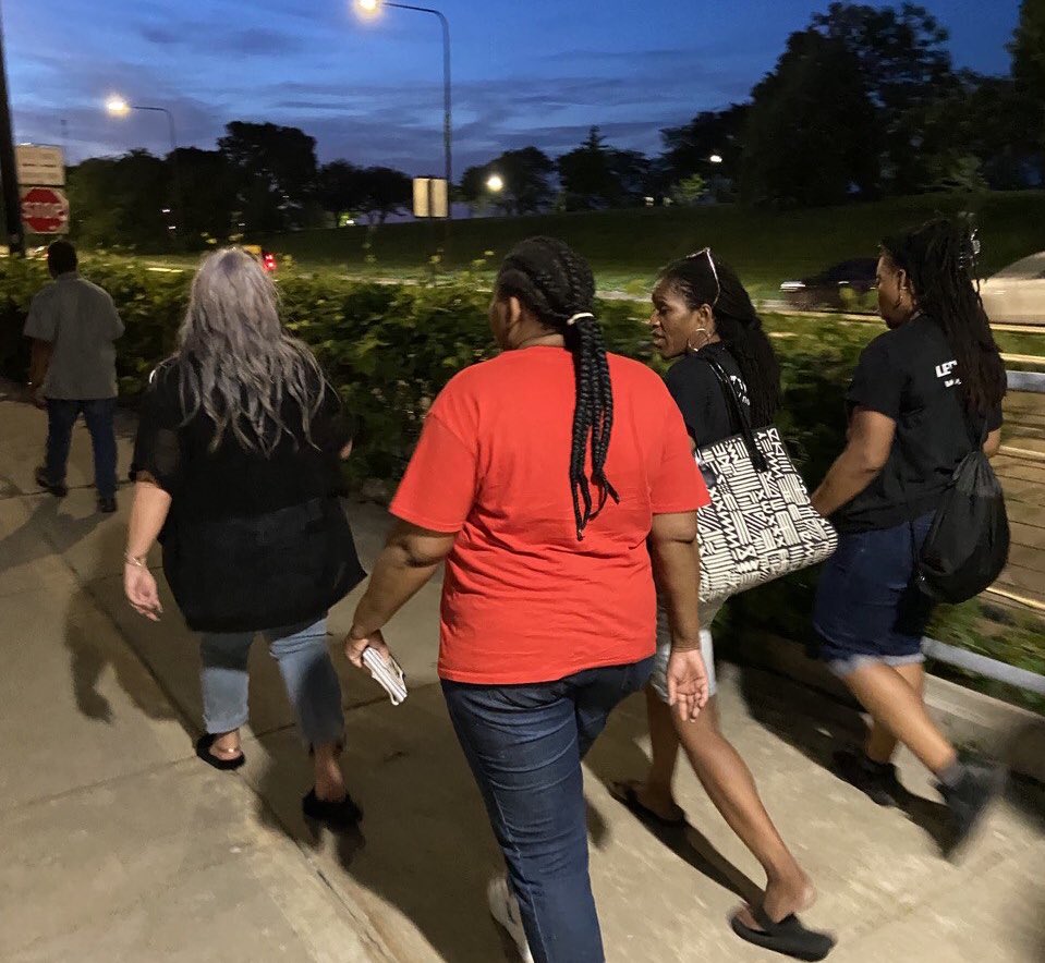 Msdebra_01's tweet photo. #ChicagoWins with @MmaxSolomon & @LatashaHFields ❤️❤️❤️#solomonfields4il
🇺🇸Memorial Day 🇺🇸Community Walk Chicago Lake Shore Drive 📢
Join Us On Our Next Walk @PARISDENNARD @southsideGOP
https://t.co/AxFnroOWjX https://t.co/uQj4LvXGZn