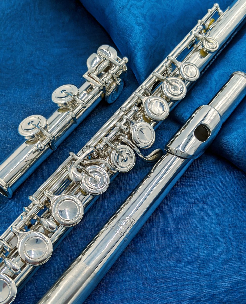 AllFlutesPlus's tweet photo. Beautiful secondhand Altus 1007E, with a Mike Allen headjoint. In very good/overhauled condition. Includes C foot, offset G and closed holes. £2250
Specs here: https://t.co/hVx2jPEyod
@altus.flutes @altus.flutes.europe #secondhandflute #fluteplayers #flutesection https://t.co/tszQM3ruTH
