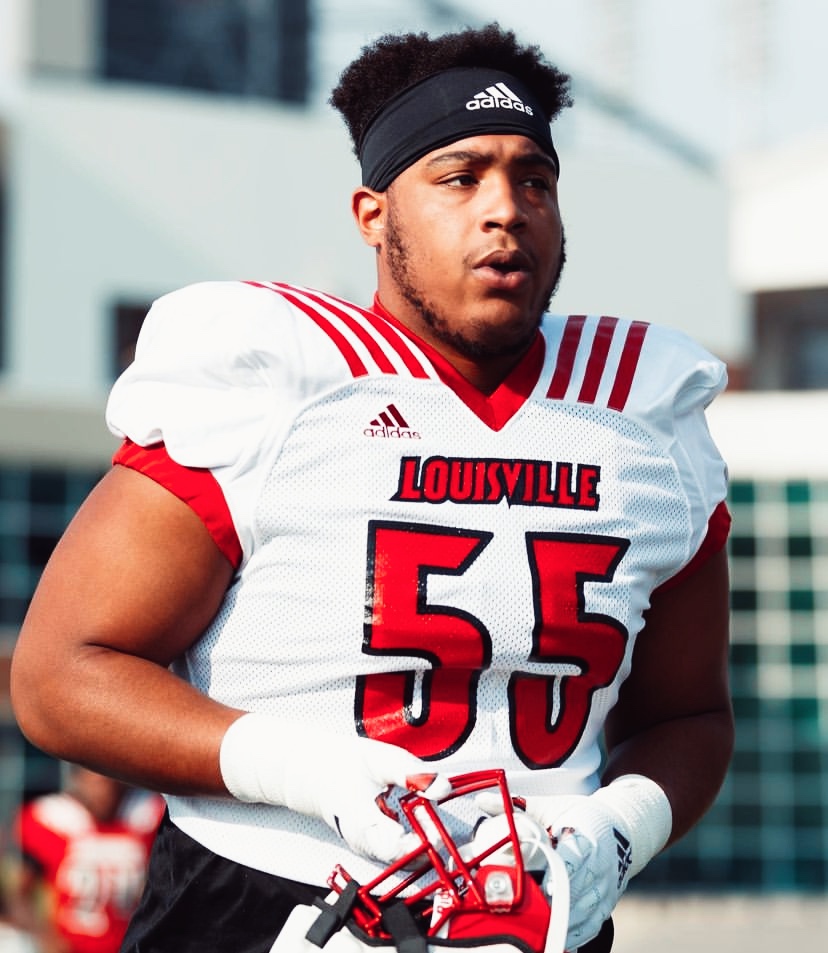 PFF_College's tweet photo. Highest graded seasons by a Louisville OL since 2015

🔴 Caleb Chandler (’21): 87.7
🔴 Mekhi Becton (’19): 83.0 https://t.co/5OSd47JdlR