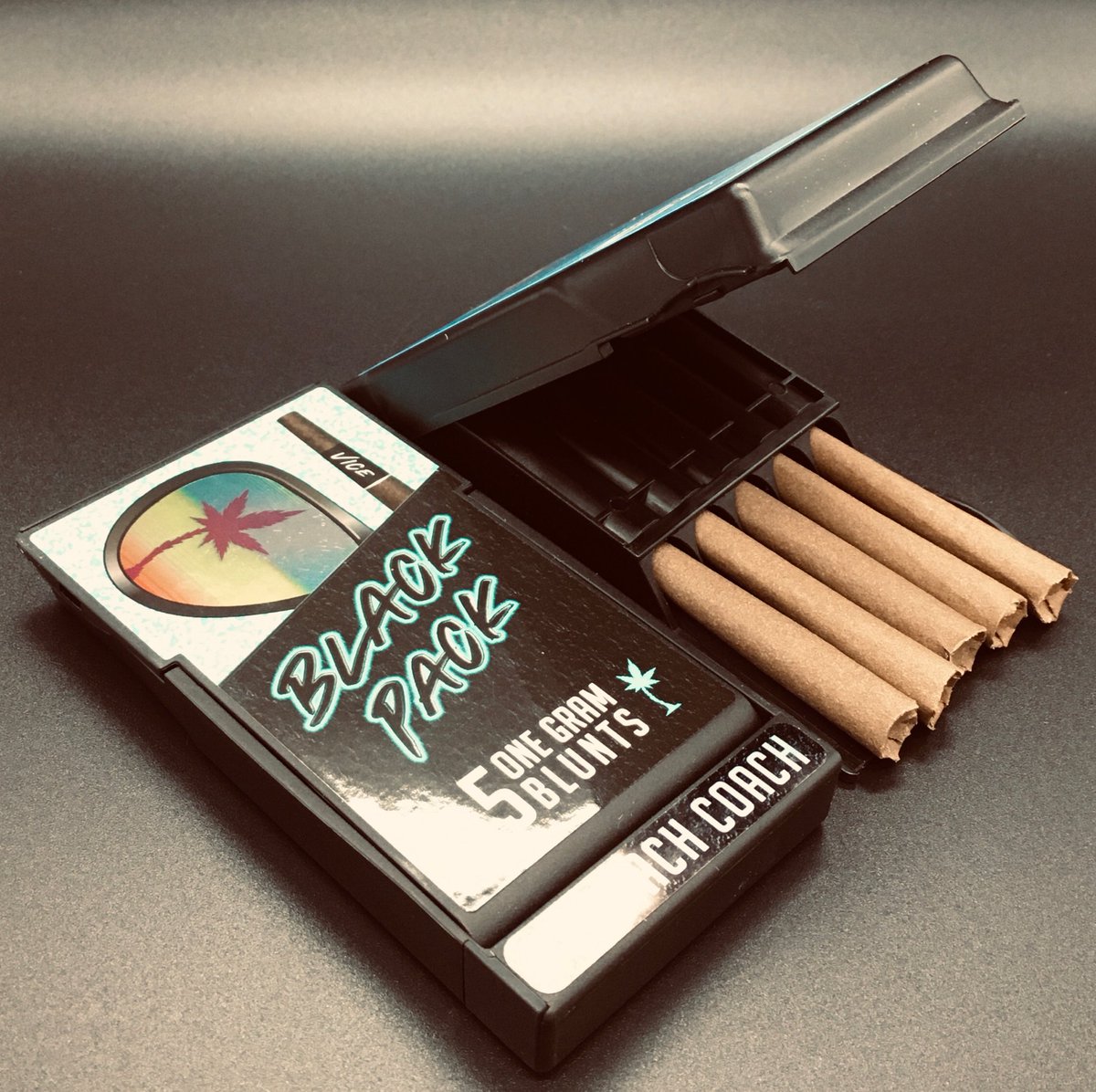 puffpuffpasspo's tweet photo. We smokin’ blunts today 🔥💨 https://t.co/tjdHkr0ha1