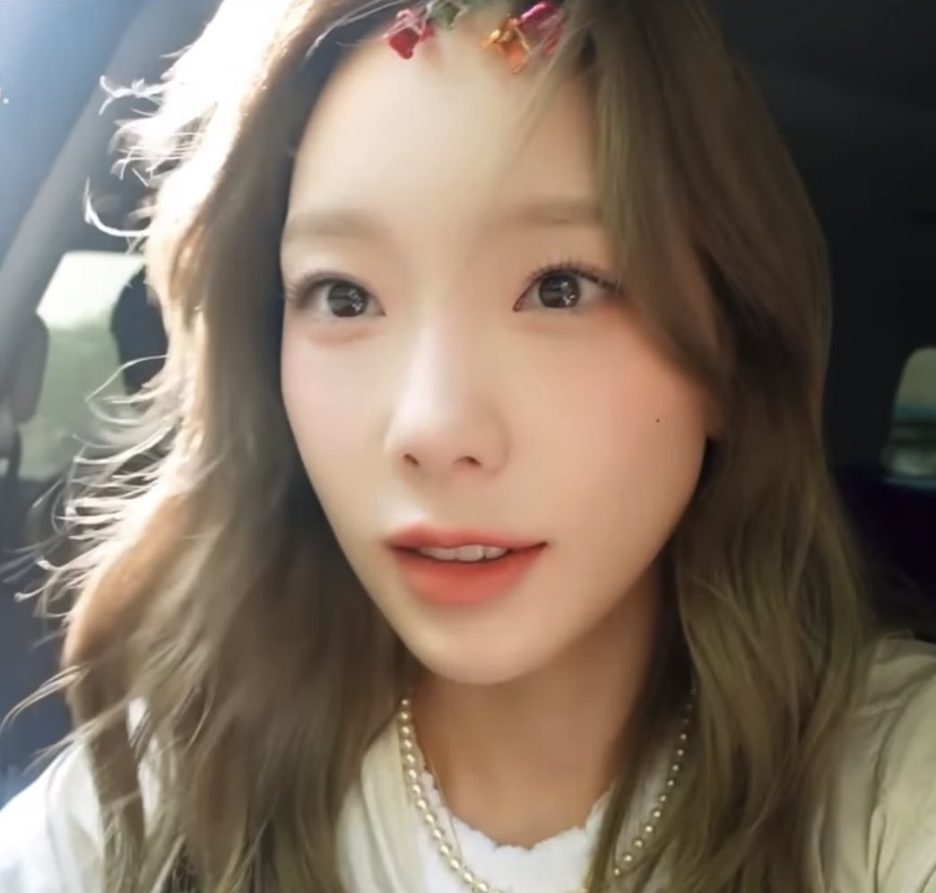 저화질의 태연 (@lq_kty) on Twitter photo 