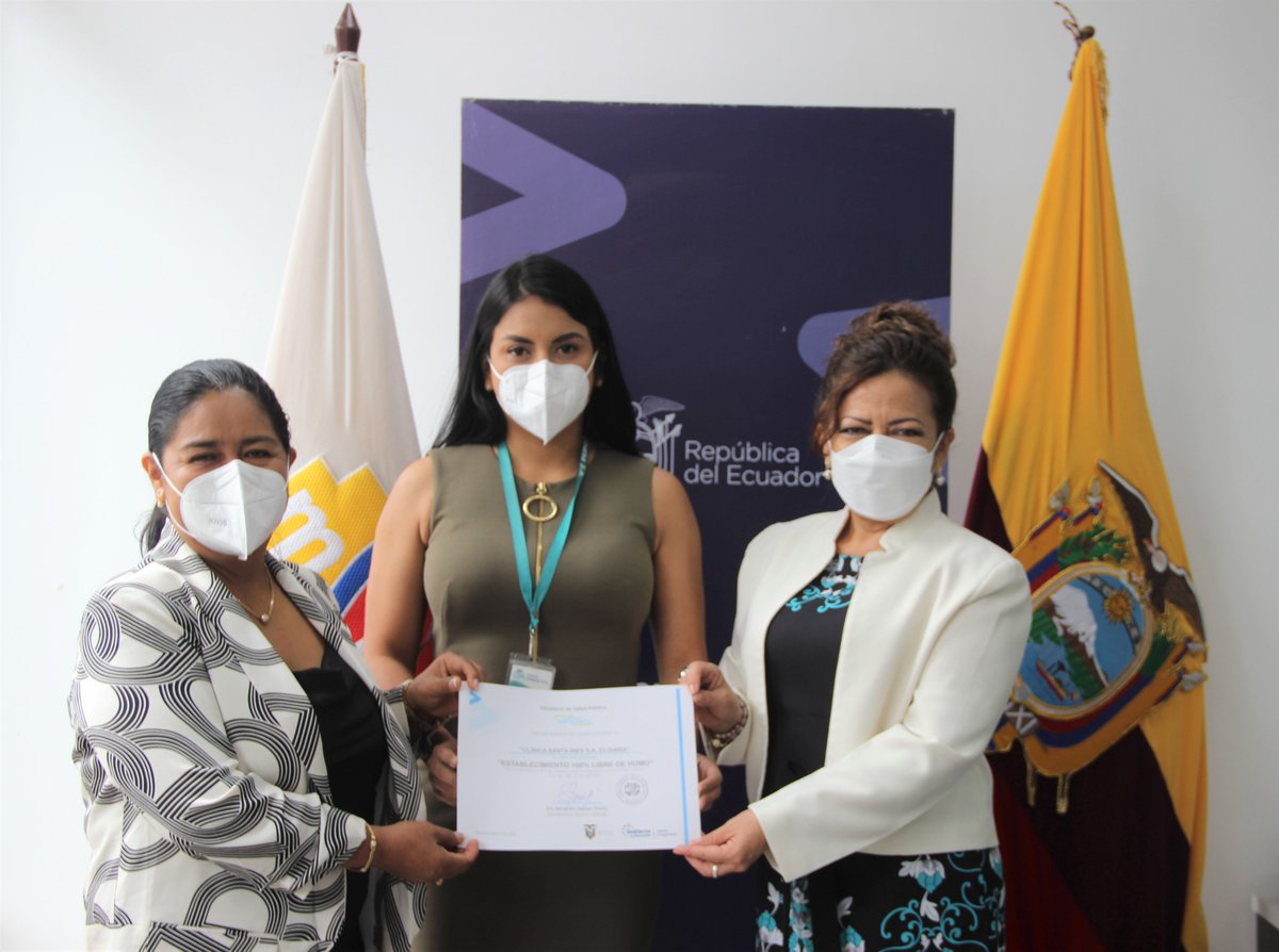 DPS_LosRios's tweet photo. Esta certificación, se realiza en el marco del #DíaMundialSinTabaco. La autoridad zonal destaca el interés de la empresa privada para garantizar espacios saludables a sus trabajadores y usuarios. https://t.co/oOr8cWIwN2