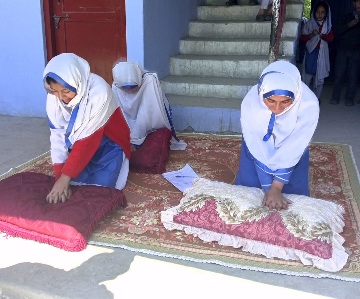 LifePLSP's tweet photo. #PLSPHeroes like Tanveer continue to make us proud every day! Tanveer Shigri from #AKUH is a PLSP Master Trainer who traveled to his hometown in Shigar, Gilgit Baltistan to train the local students in key skills of CPR and Bleeding Control.
@JunaidRazzakMD https://t.co/hA2UrvCeHq