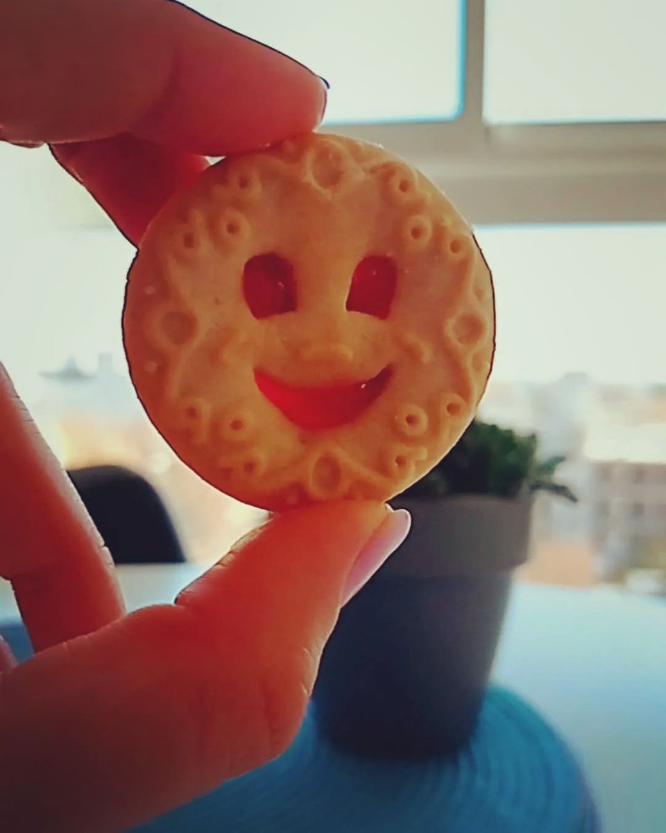 LicLibertaria's tweet photo. ✨Que nαdıe te quıte lα sonrısα✨

#MartesdeMates #martes #frio #sonrisa #sonrisas #sonrisacolgate #bagley #sol https://t.co/klJRNmjxfT