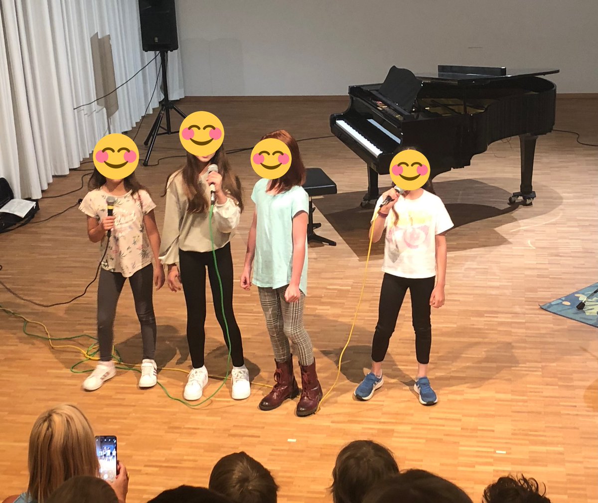ali_hobden's tweet photo. I’m blown away by yet another brilliant display of musical talent at the Grade 3 Spotlight performance at Inter Community School Zurich. #music #arts https://t.co/dxRGlBE8am