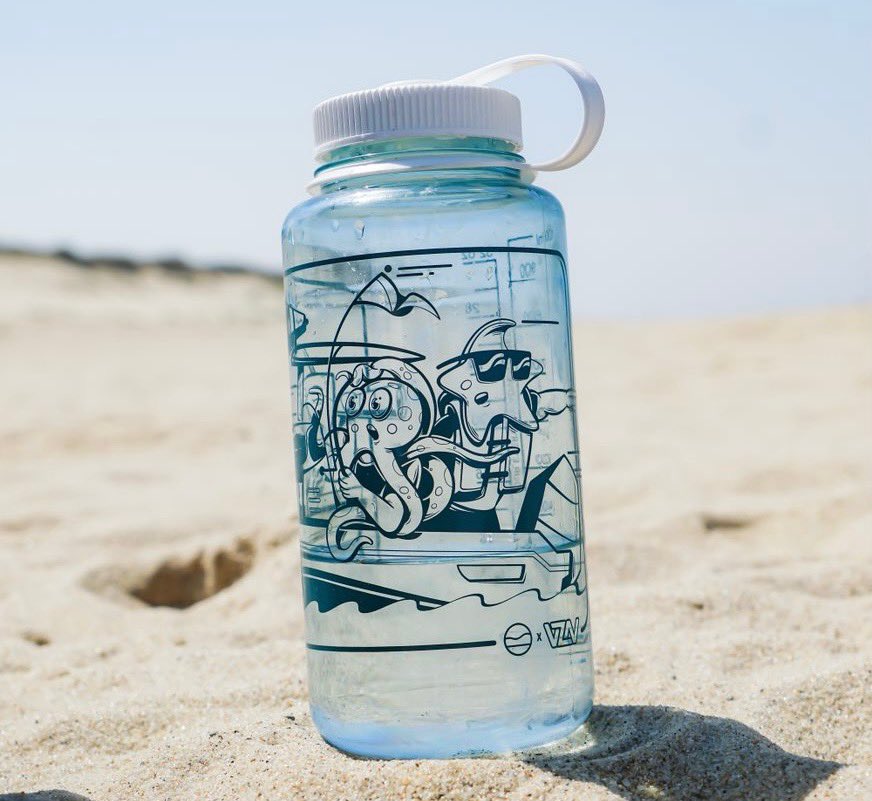 SaviorsOfTheSea's tweet photo. 🗣MERCH & MINT IS LIVE! 🎉
Our limited edition line with @capeclasp is now available at:
🔗 https://t.co/ccq8XhPUXM
Every check-out guarantees you will be airdropped a Savior NFT 🔱
Snag some swag and help us #savetheseas 🌊💚 https://t.co/BadlqmYIa0