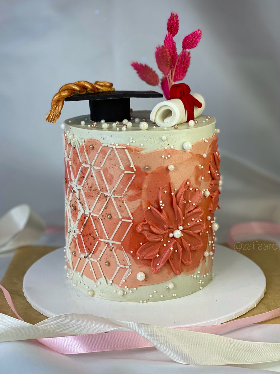 zaifaaro's tweet photo. A 5 inch, white &amp; pink colored graduation cake! https://t.co/25fdtwrpVB