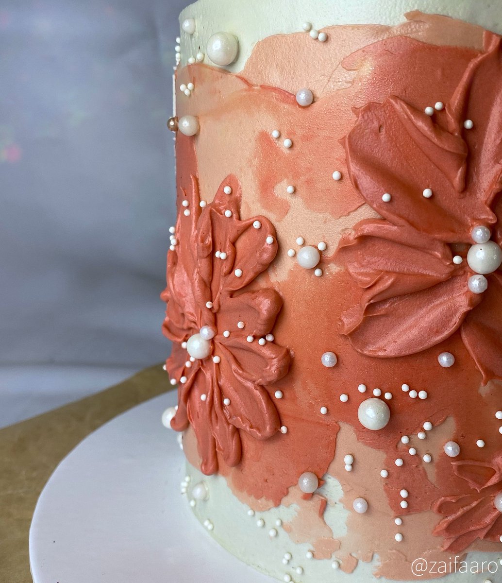zaifaaro's tweet photo. A 5 inch, white &amp; pink colored graduation cake! https://t.co/25fdtwrpVB