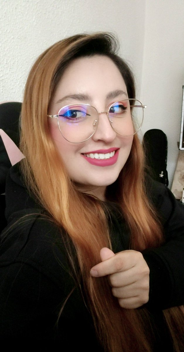 Esta semana parece prometedora 😎 aunque los mocos siguen 🤣🤣🤣 pdt: se supone que hago un corazón coreano 😳💜