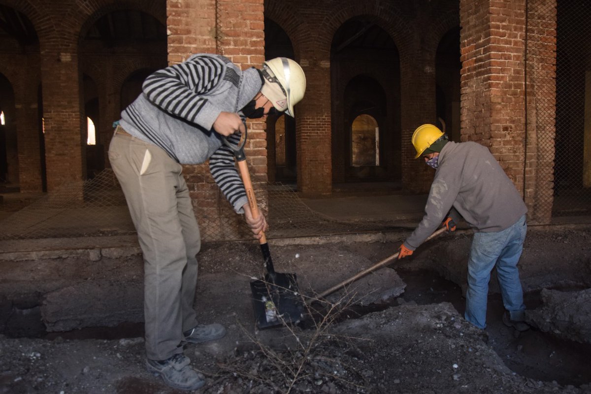 TadeoGZ's tweet photo. Comenzaron las obras de recuperación patrimonial histórica en la primera nave de #Arizu 👏un espacio que se convertirá en un centro cultural y salón de exposiciones. Estamos muy contentos por poner en valor un lugar que durante años estuvo abandonado. #EspacioArizu https://t.co/2EZgN9SpUS