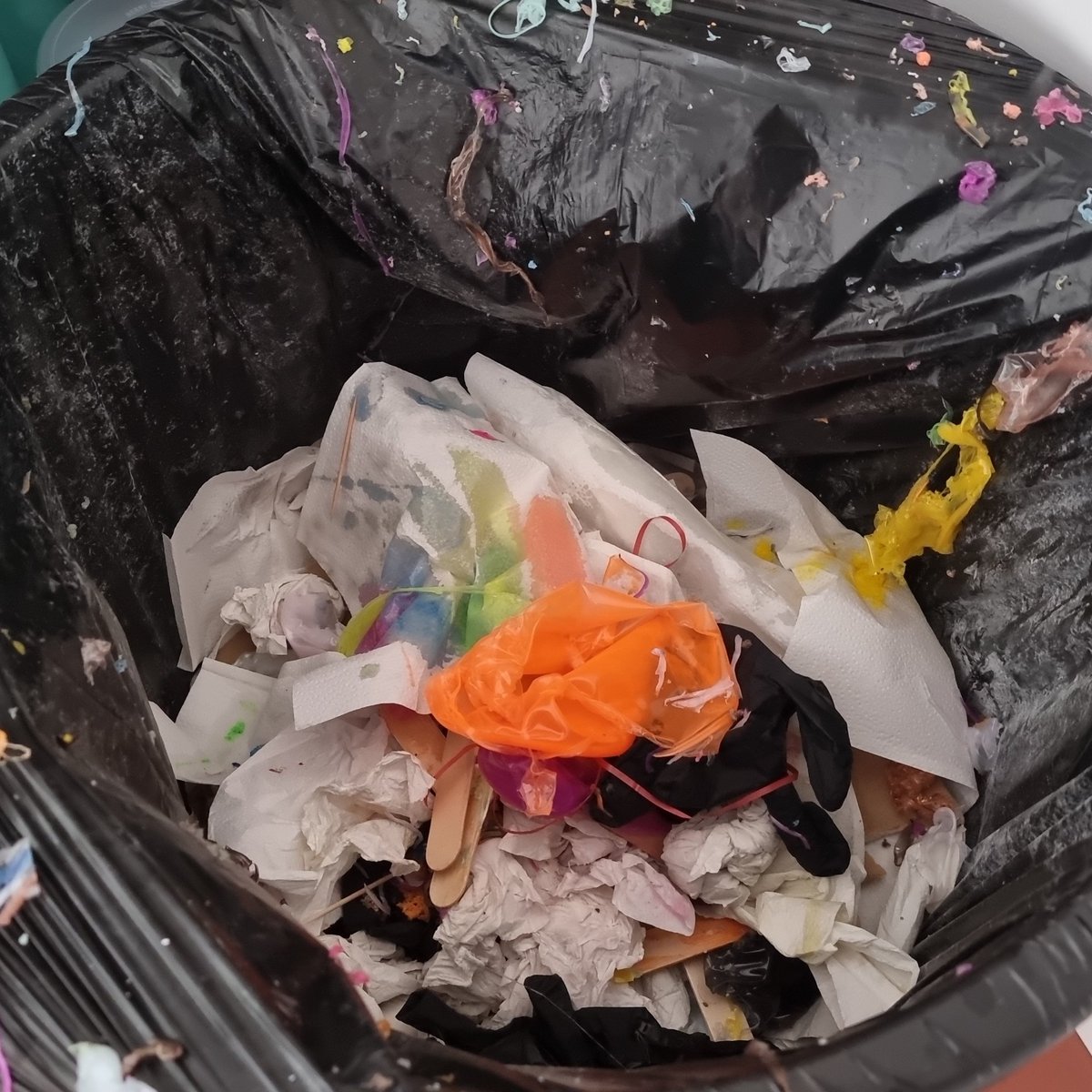 _gorillamachine's tweet photo. I often wonder if someone could figure out what I do for work by taking a peak at my workshop trashbags.
To me, it looks as though I pop balloons for a living and celebrate with confetti.
#intheworkshop #BehindTheScenes #gorillamachine https://t.co/h0bsaEMcHp