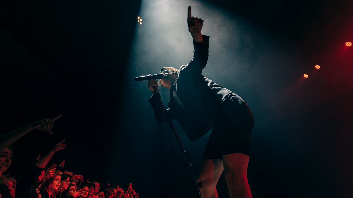 NiclasGlasberg's tweet photo. Yungblud @ Helsinki Hall of Culture
ยฉ https://t.co/Z4U0c9NRa6
#yungblud #yungbludarmy #blackheartsclub #concertphotographer #concertphotography #gigphotographer #dominicharrison https://t.co/DioseXWdV5