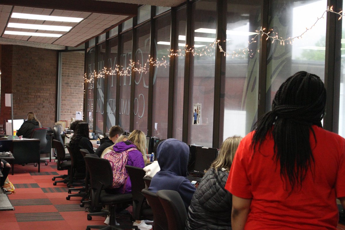 cccredravens's tweet photo. The last Open House/Enrollment Day is this Thursday, June 2, from 10am - 2pm!!!

• 2022 Advising &amp; Enrollment
• RedConnect 101
• FAFSA 101 &amp; Filing
  AND MORE!

Make sure you register beforehand!
https://t.co/N2b9S81RwK
#CCCEnrollment #CCCOpenHouse https://t.co/Qk8zJmSC5M