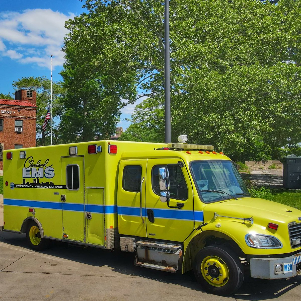 Brodie76's tweet photo. Drone shots of @ClevelandFire Station 21 & Marine located at 1801 Carter Rd.
#firefighters #cleveland #Clevelandfire #clevelandohio #dronephotography #drone #dronestagram https://t.co/kRLvwy7gXQ