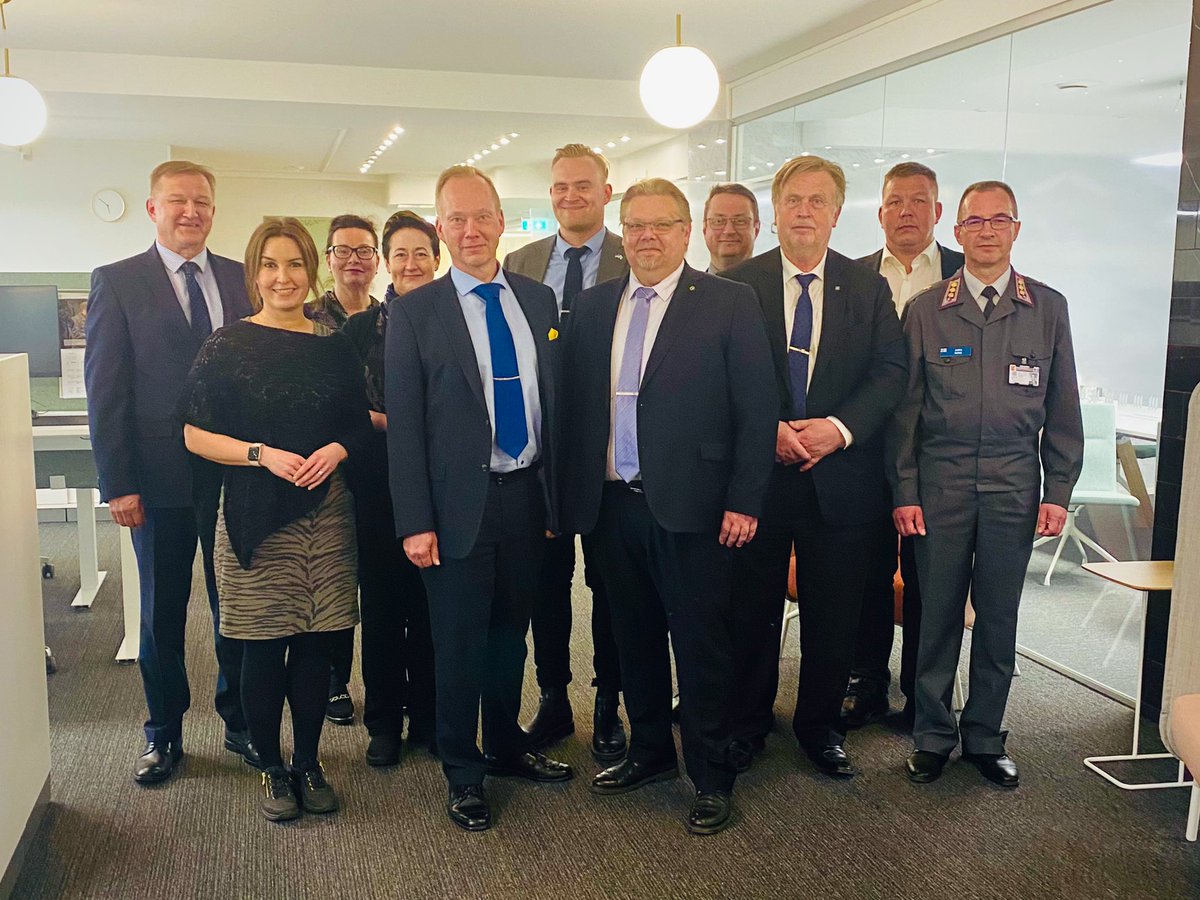 Puolustusvaliokunta vieraili tutustumassa vapaaehtoiseen maanpuolustuskoulutukseen sekä keskustelemassa tulevaisuuden näkymistä #turvallisuuttayhdessä #maanpuolustus