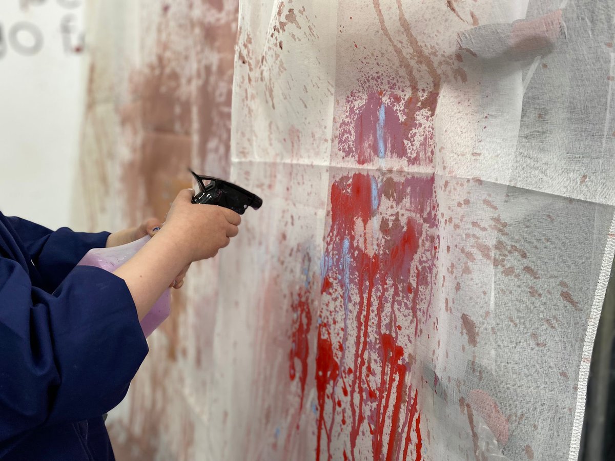 CovMuseumsLearn's tweet photo. Well of course we let families loose with opportunities to playfully experiment with spray bottles, pumps, wheels and more to figure out the best way to paint a car. Our wonderful collections manager @ElisabethChard even pulled out car parts for us to use 🤩 @CovTM #kidsinmuseums https://t.co/x1Kcg1bIz5