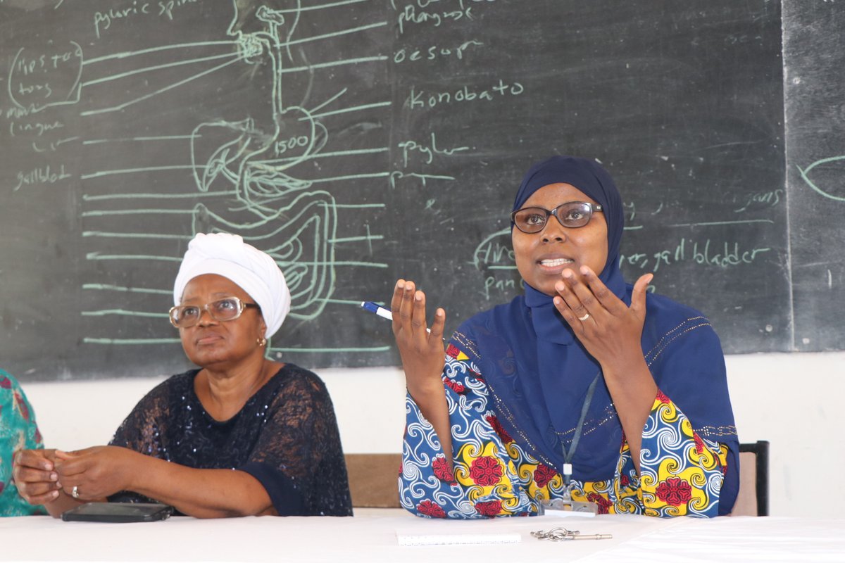 UNFPATheGambia's tweet photo. To achieve a #ZeroFistulaGMB we must involve midwives!

Today, we engaged students at the Gambia College School of Nursing and Midwifery on the role of midwives in ending Obstetric Fistula.

#MidwivesSaveLives 
#EndFistula 
#DeliveringForTheGambia https://t.co/aOappc1JtV