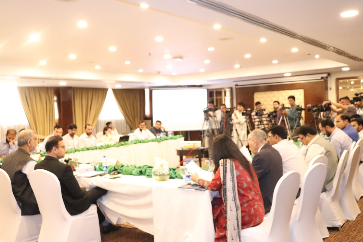 icapofficial's tweet photo. MEDIA TALK  I  ICAP BUDGET PROPOSALS  I  ISLAMABAD
An interactive session with journalists was held where President ICAP - Mr. Ashfaq Yousuf Tola accompanied by Chairman Fiscal Laws Committee-  Mr. M. Ali Latif and Chairman Economic Advisory Committee - Mr. Zeeshan Ijaz.
#icap https://t.co/4D5fsfsFXN
