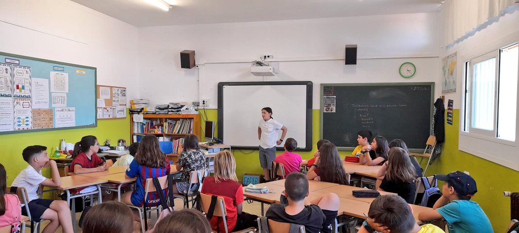 Escola Castell Ciuró tweet media