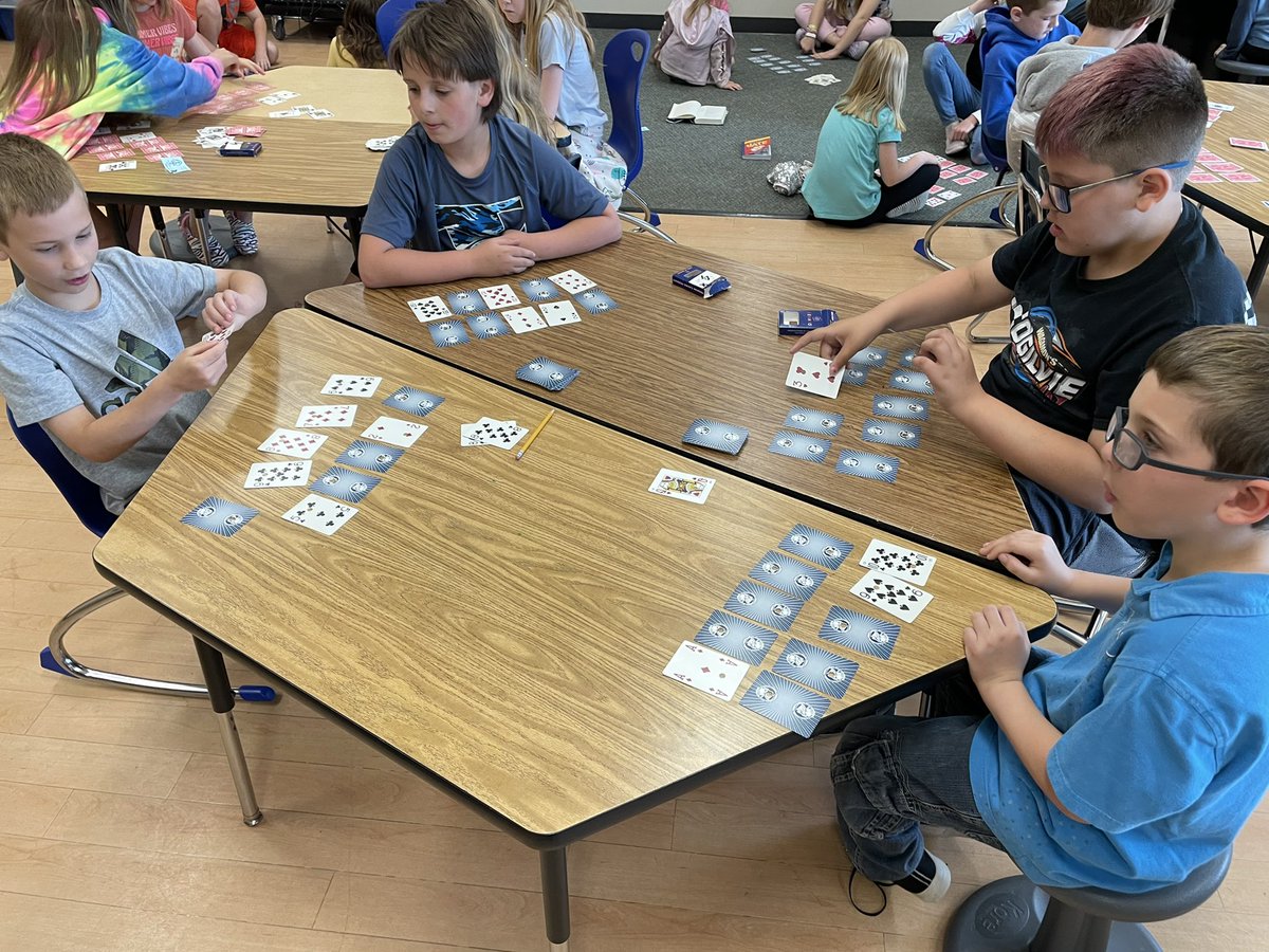 SFAS3_4Grade's tweet photo. We are having fun playing cards with 2nd grade buddies! #sfas @IISSFAS https://t.co/v7X35Zxchu