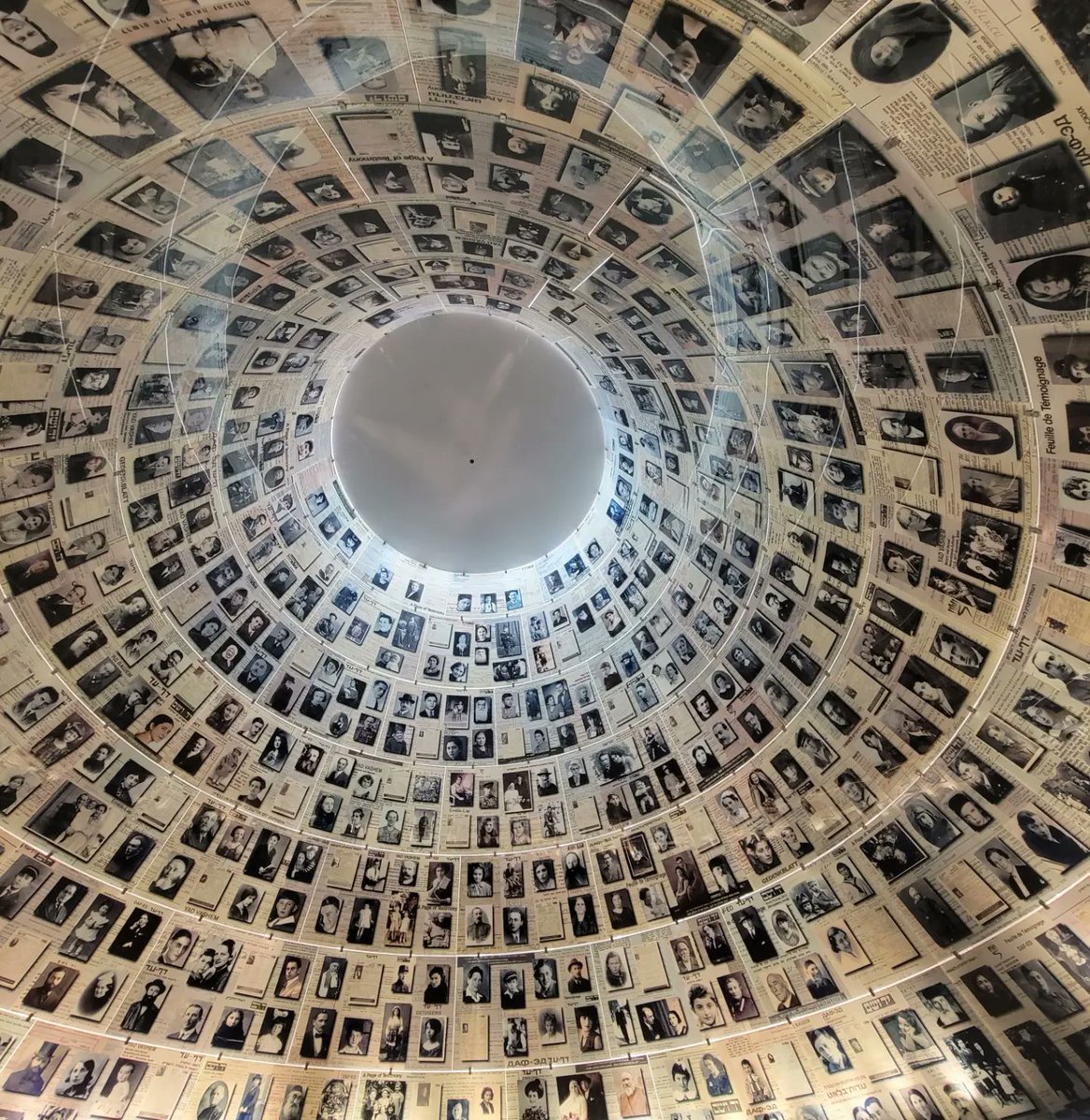 MilenaAmit's tweet photo. Visiting @yadvashem today #HallOfNames #Holocaust #museum #jerusalem 6 million souls #NeverForget #NeverAgain https://t.co/ieZThCbRdq