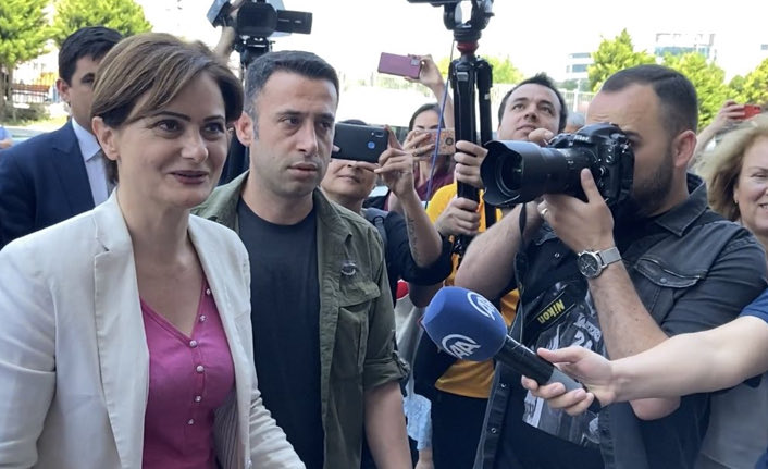 GazeteDavul's tweet photo. Canan Kaftancıoğlu, Silivri Cezaevi’nden çıktı: Nerede kalmıştık

https://t.co/HOh6TwDht1 https://t.co/brBMDu1oaQ