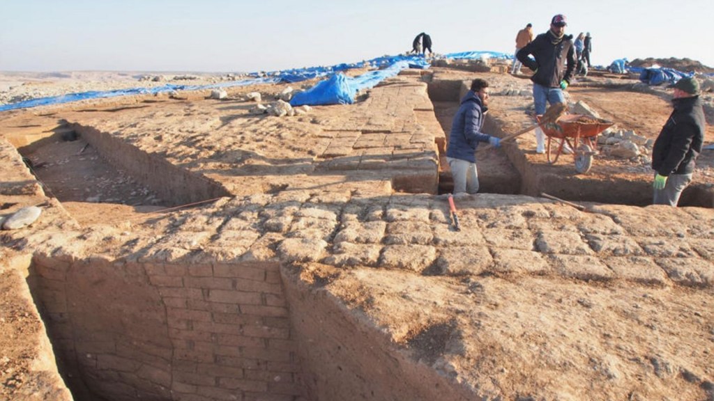 BartheCloclo's tweet photo. #Irak #Kurdistan #Histoire #Mésopotamie #Mitanni : #Archéologie : #Zakhiku #Kemune : une cité antique de 3 400 ans surgit des eaux à cause du changement climatique (suite...) News 2022
https://t.co/jTu6iUchSG
https://t.co/49dgNjWwcu
https://t.co/qsY5jDh9ZF
https://t.co/fz0worGrCS https://t.co/J1P5mxSzFy