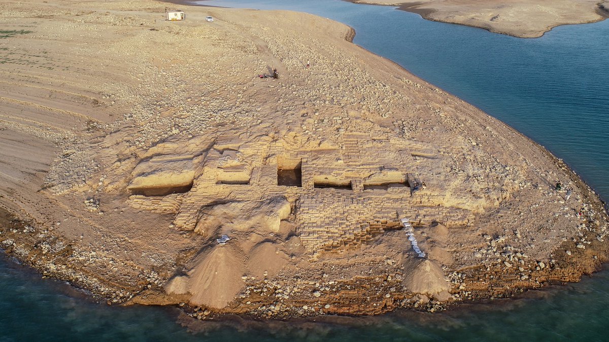 BartheCloclo's tweet photo. #Irak #Kurdistan #Histoire #Mésopotamie #Mitanni : #Archéologie : #Zakhiku #Kemune : une cité antique de 3 400 ans surgit des eaux à cause du changement climatique (suite...) News 2022
https://t.co/jTu6iUchSG
https://t.co/49dgNjWwcu
https://t.co/qsY5jDh9ZF
https://t.co/fz0worGrCS https://t.co/J1P5mxSzFy