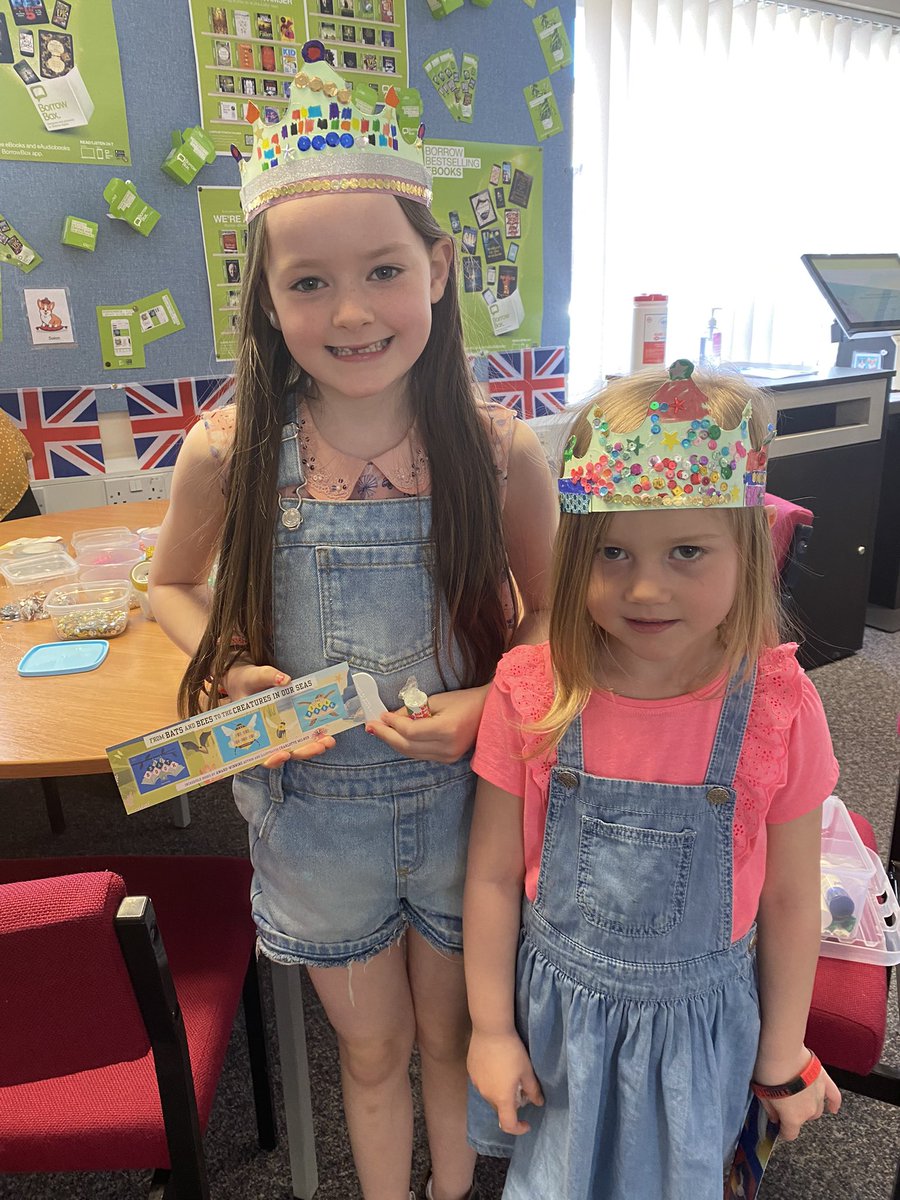 OakdaleLib's tweet photo. Brysur yn gwneud coronau i ddod yn freindal

Busy making crowns to become royalty https://t.co/ncs6ESj6d5