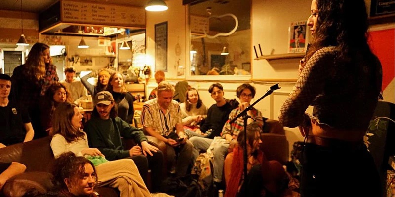ByLeavesWeLive's tweet photo. Poetry Night &amp; Spoken Word at Assembly Roxy 🎙️🎙️🎙️

The Edinburgh Makar @HanLavery will perform alongside luminaries such as @HJosephineGiles, Colin McGuire, @muridlk &amp; even more!

Fri, 24 June 2022
20:00 – 22:30
#ScottishPoetryListings 

https://t.co/iMU7jibT90 https://t.co/x5sXH0AD81