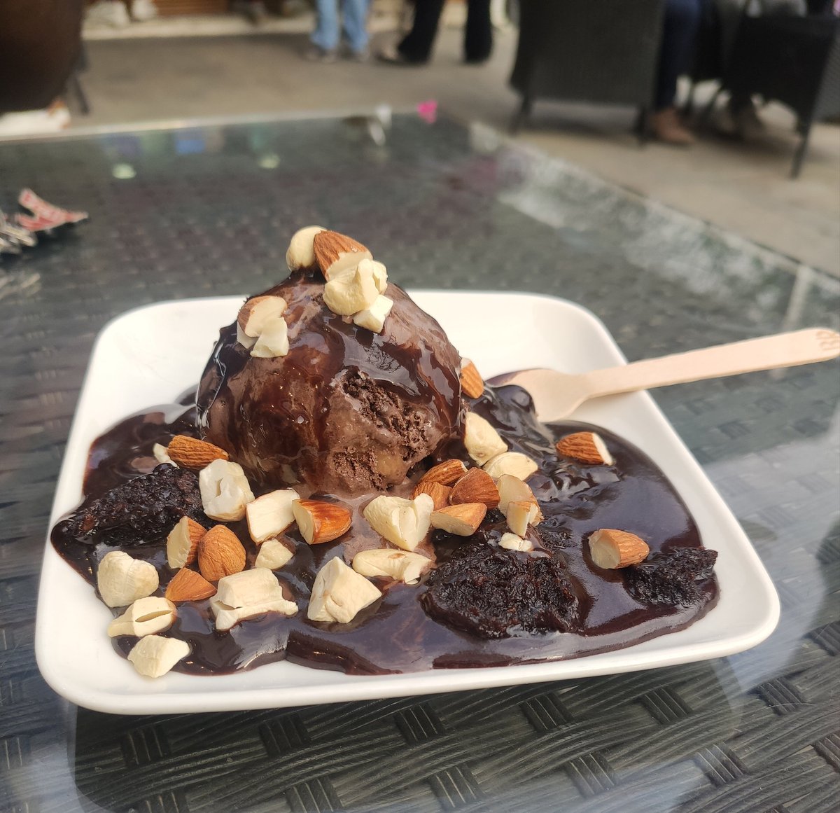 B_lohani's tweet photo. #BaskinRobbin #Icecream #yummy https://t.co/oFGquugjIR