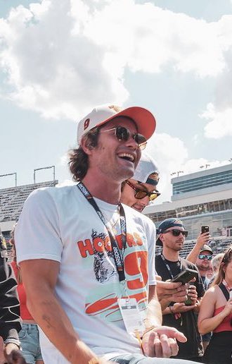 austinnorthbr's tweet photo. Fotos publicadas recentemente no Instagram do Chase (@/hichasestokes), só assim pra gente ver o austin 💖 https://t.co/FkUW9rXLaL