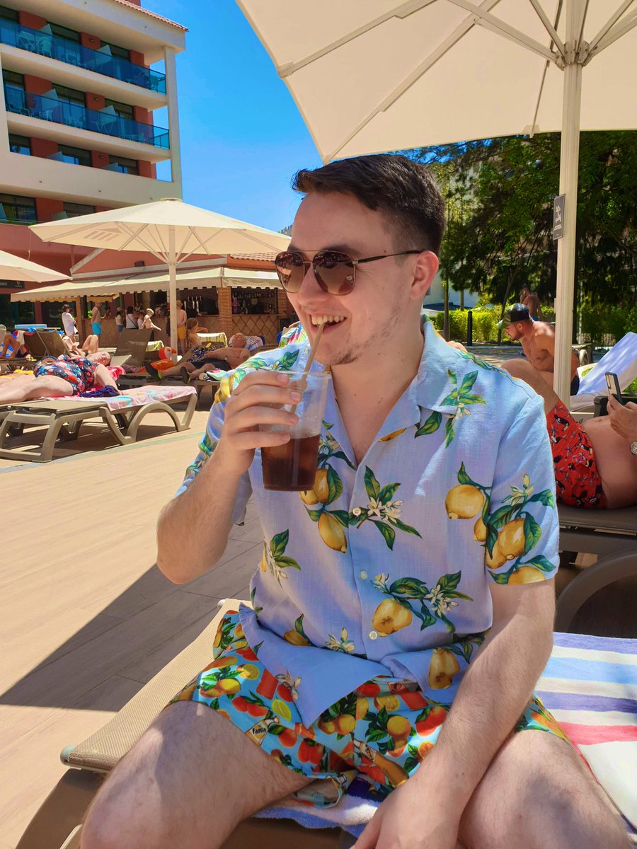 laurentolan's tweet photo. Can everyone please just admire how photogenic my boyfriend is pls https://t.co/dllJQSjFim
