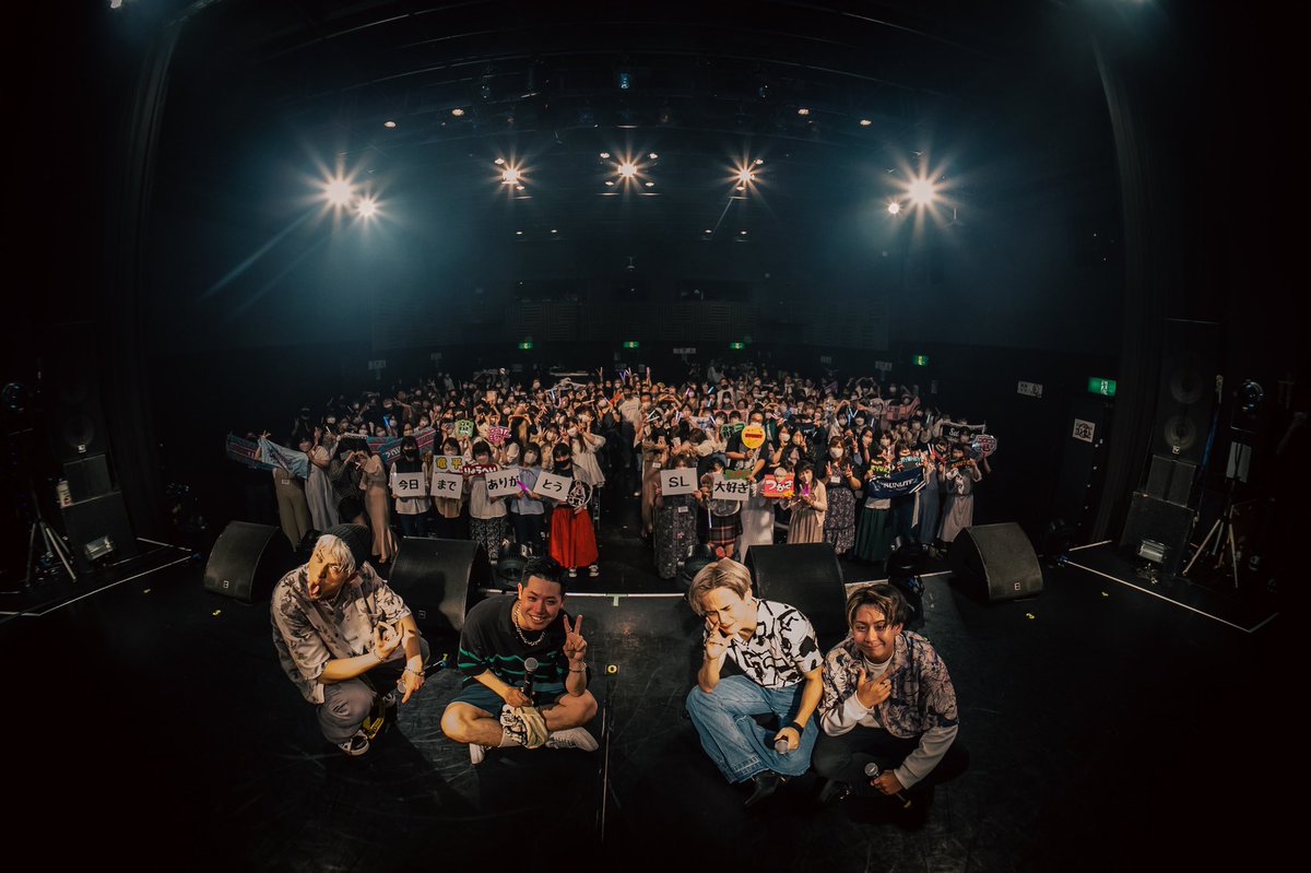 ryoheysl's tweet photo. 大学生の頃
たまたまカラオケで見かけた
オーディションのチラシがきっかけで
お世話になることになった
DEBUTPROJECT

想像もできないくらい
たくさんの方に出逢い
支えられて今日まで来られました

何にも変えられない
幸せな8年半でした

#SUNLITE LAST LIVE
皆様本当にありがとうございました！ https://t.co/wEgSf0XlwN