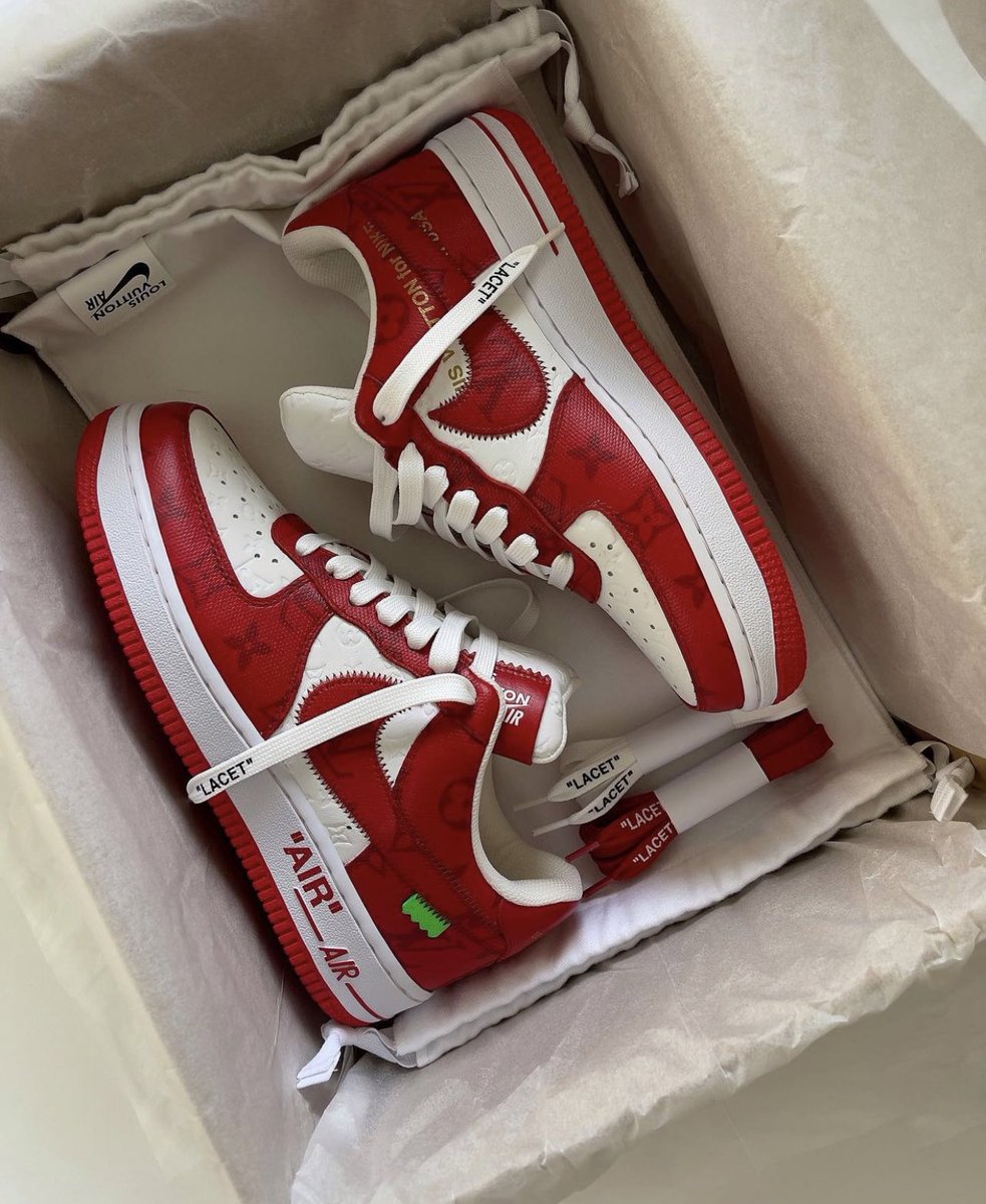 kingofkicksuk's tweet photo. Upclose look at the LV x Nike Air Force 1 🤯➡️➡️➡️ https://t.co/g7IVRzgNtn